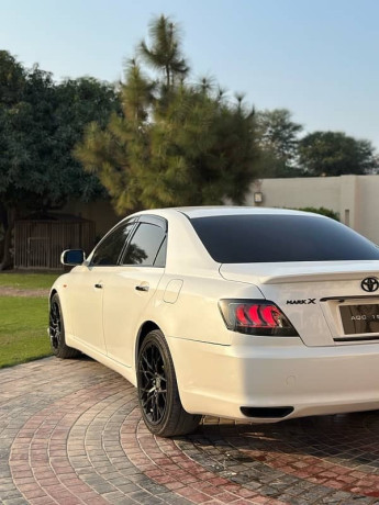 toyota-mark-x-2005-big-6