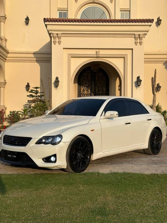 toyota-mark-x-2005-big-10