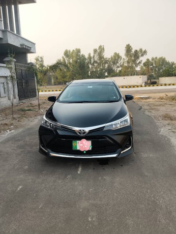 toyota-corolla-altis-automatic-16-2018-big-0