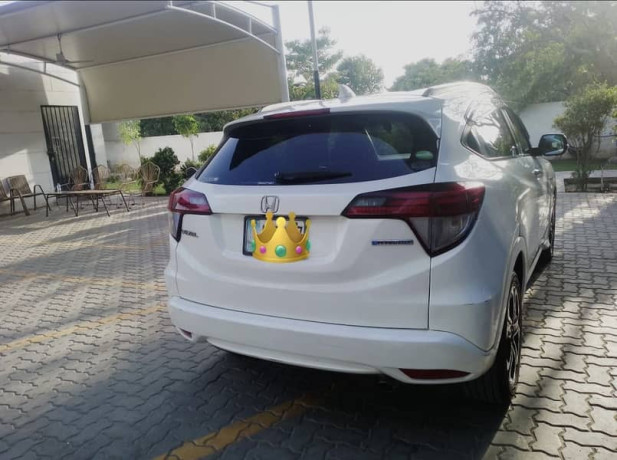 honda-vezel-model-201419-z-package-big-2