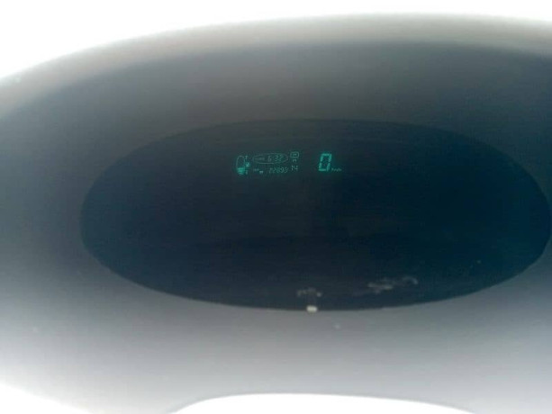 toyota-vitz-2013-big-8