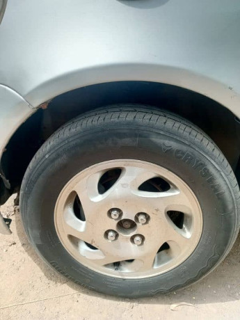 toyota-vitz-2013-big-11