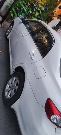 toyota-corolla-gli-2012-big-4