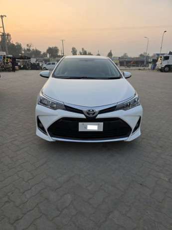 toyota-corolla-gli-2020-super-white-big-0