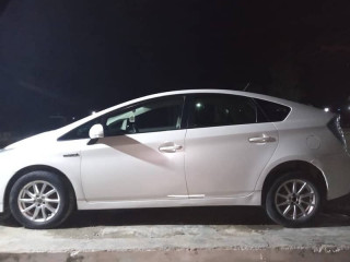 toyota-prius-2011