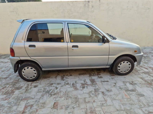 daihatsu-cuore-2011-big-3