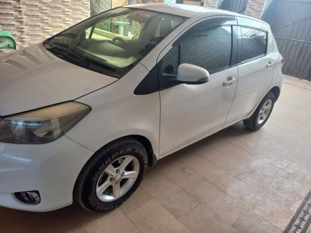 toyota-vitz-2014-big-1