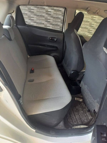 toyota-vitz-2014-big-8