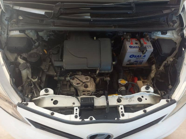 toyota-vitz-2014-big-19