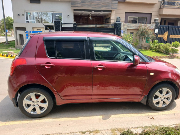 suzuki-swift-dlx-13-2010-big-0