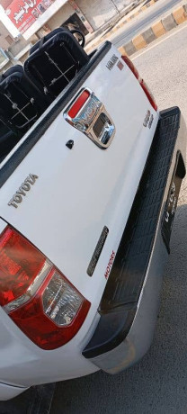 toyota-hilux-2015-big-3