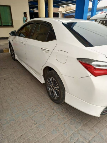toyota-altis-grande-18-x-cvt-i202122-big-4