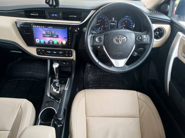 toyota-altis-grande-18-x-cvt-i202122-big-6