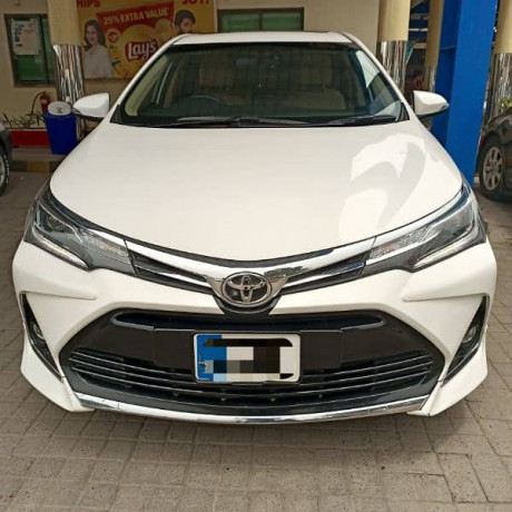 toyota-altis-grande-18-x-cvt-i202122-big-0