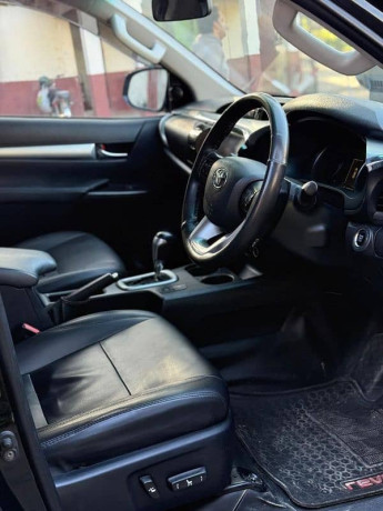 toyota-hilux-revo-2019-big-8