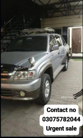 toyota-hilux-20036-modle-in-good-condition-for-urgent-sale-big-0