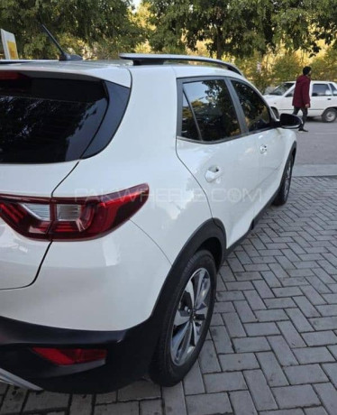 kia-stonic-ex-2022-big-1