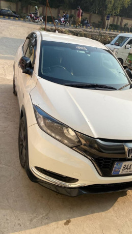 honda-vezel-rs-2017-model-2023-imported-big-5