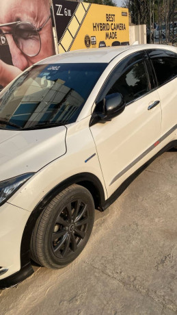 honda-vezel-rs-2017-model-2023-imported-big-2