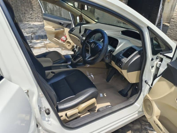 honda-civic-vti-2010-big-6