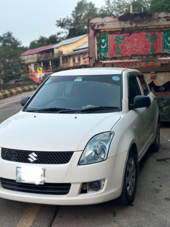 suzuki-swift-2015-islamabad-white-well-maintained-big-6