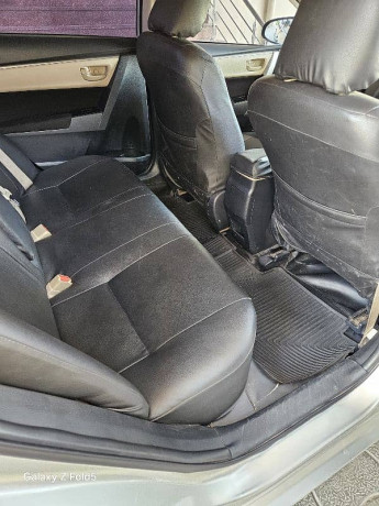 toyota-corolla-altis-2017-big-16