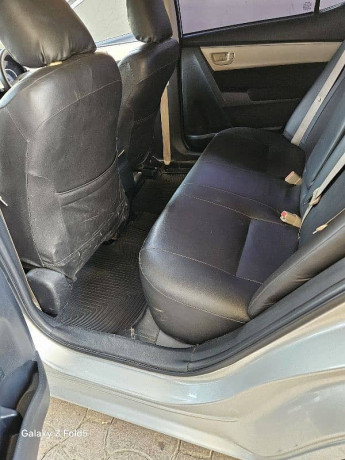 toyota-corolla-altis-2017-big-19