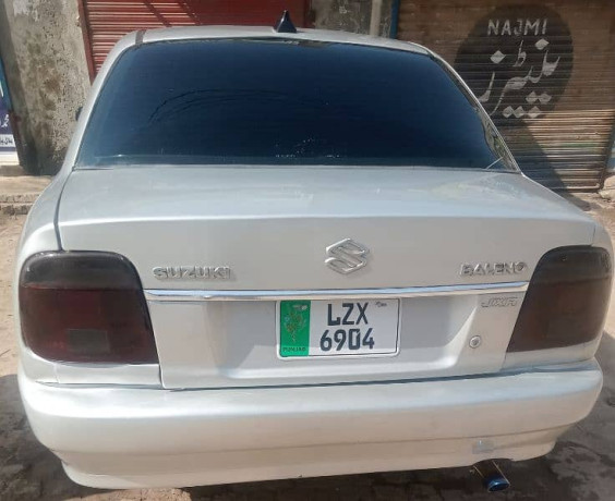 suzuki-baleno-2005-big-3