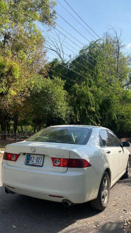 honda-accord-2004-big-2