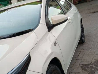 toyota-corolla-gli-2017