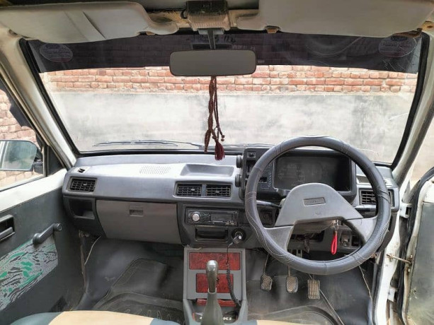 suzuki-mehran-2000-big-16
