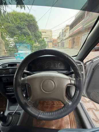 suzuki-baleno-2003-big-7