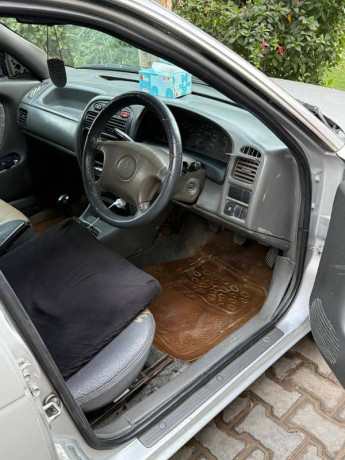 suzuki-baleno-2003-big-9