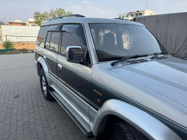 mitsubishi-pajero-exceed-28d-1996-big-7