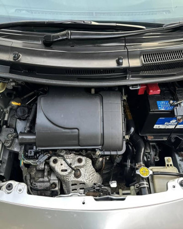 toyota-vitz-model-2010-model-big-6