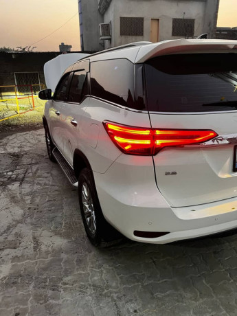 toyota-fortuner-28-2022-model-big-3