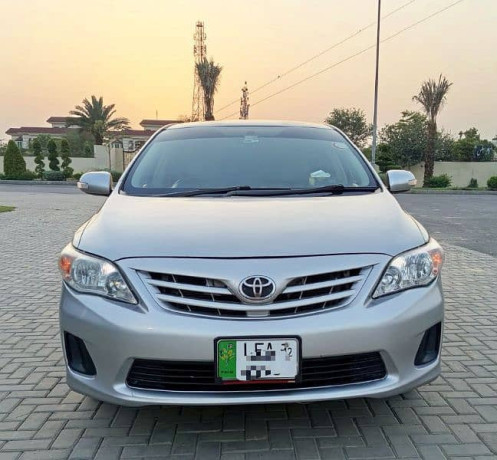 lady-doctor-driven-toyota-gli-2012-mt-new-crystal-lights-variant-big-0