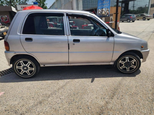 daihatsu-cuore-2004-big-11