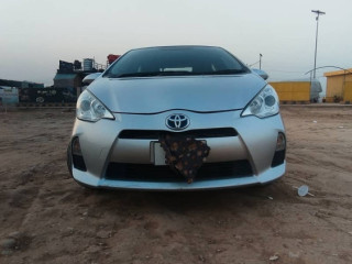 toyota-aqua-2012