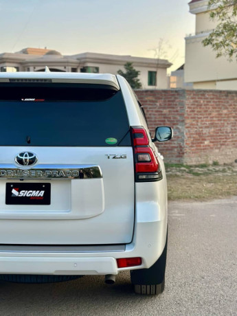 toyota-prado-tz-g-28-20192025-big-8