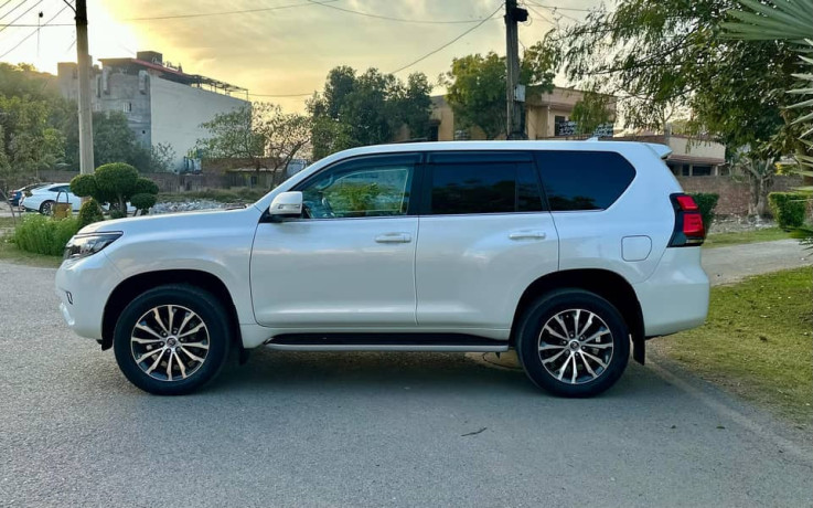 toyota-prado-tz-g-28-20192025-big-4