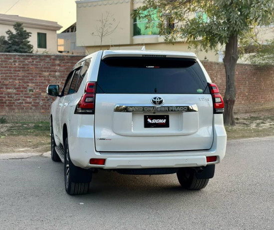toyota-prado-tz-g-28-20192025-big-12
