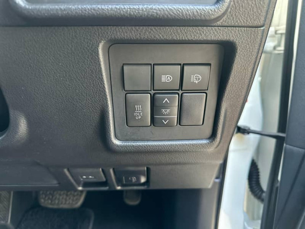 toyota-prado-tz-g-28-20192025-big-10