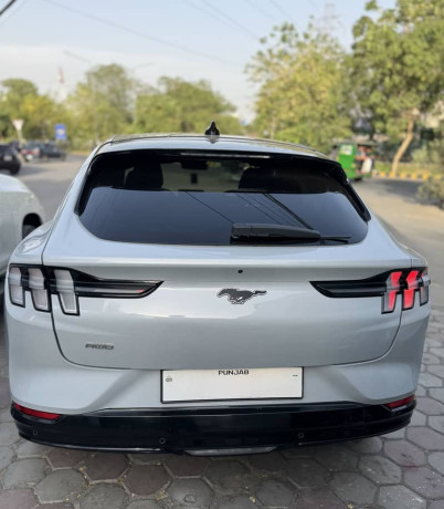 mustang-mach-e-model-2022-big-10