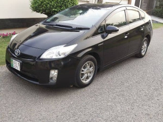 toyota-prius-2011