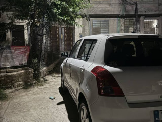 suzuki-swift-dlx