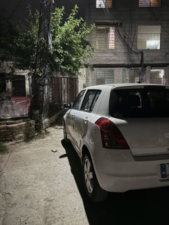 suzuki-swift-dlx-big-0