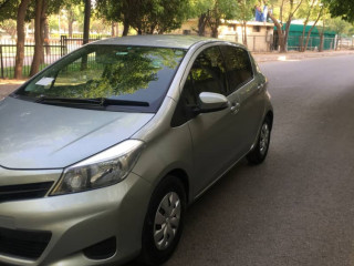 toyota-vitz-2012