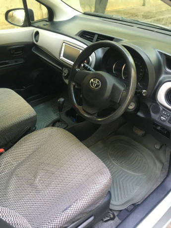 toyota-vitz-2012-big-1