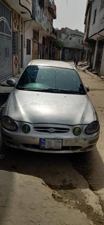 kia-spectra-2002-big-1